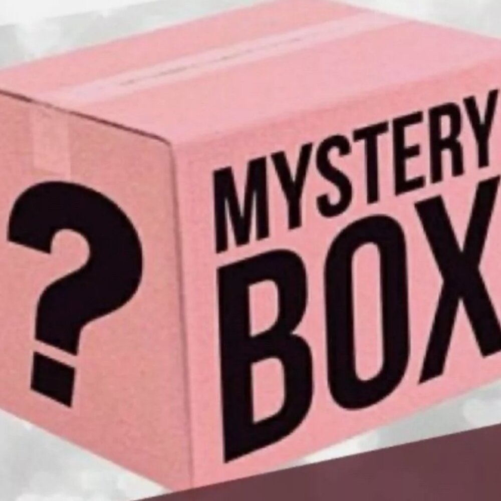 Mystery Box clothes Top Pre-Owned (on reserved )